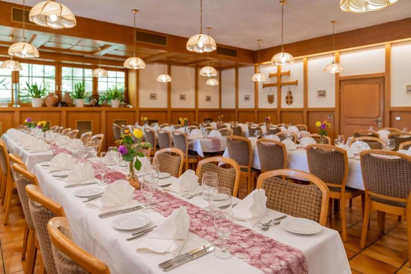 Gasthaus-Pension Zum Kreuz image