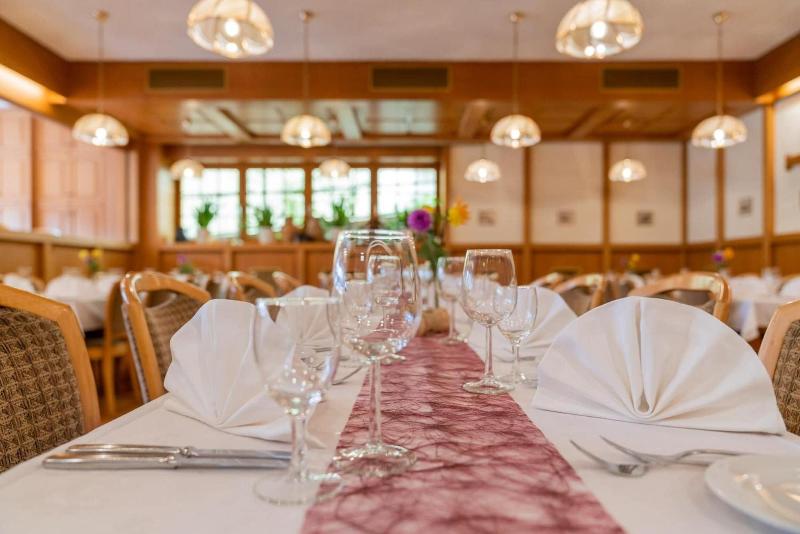 Gasthaus-Pension Zum Kreuz image