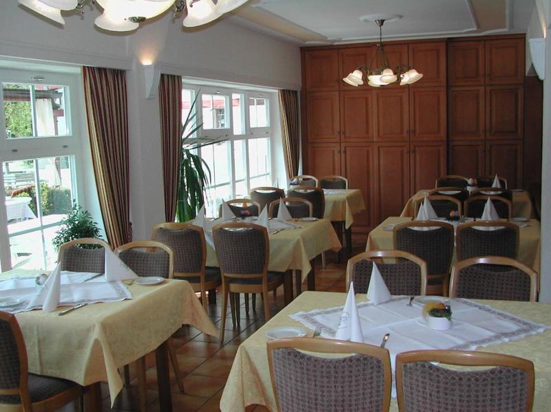 Gasthaus-Pension Zum Kreuz image