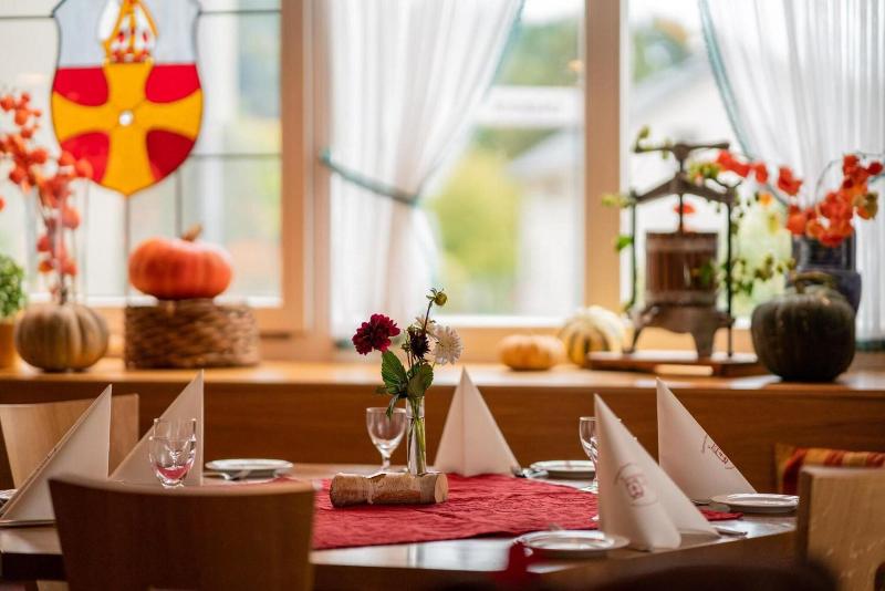 Gasthaus-Pension Zum Kreuz image