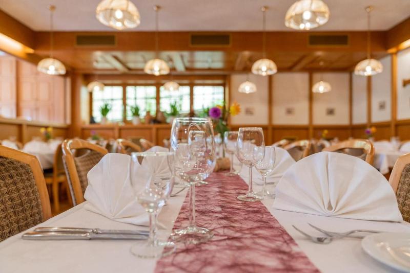 Gasthaus-Pension Zum Kreuz image