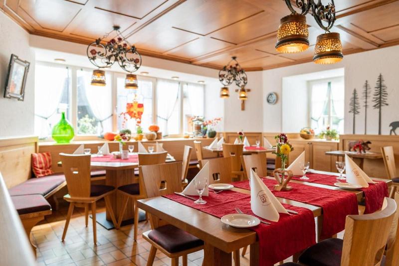 Gasthaus-Pension Zum Kreuz image