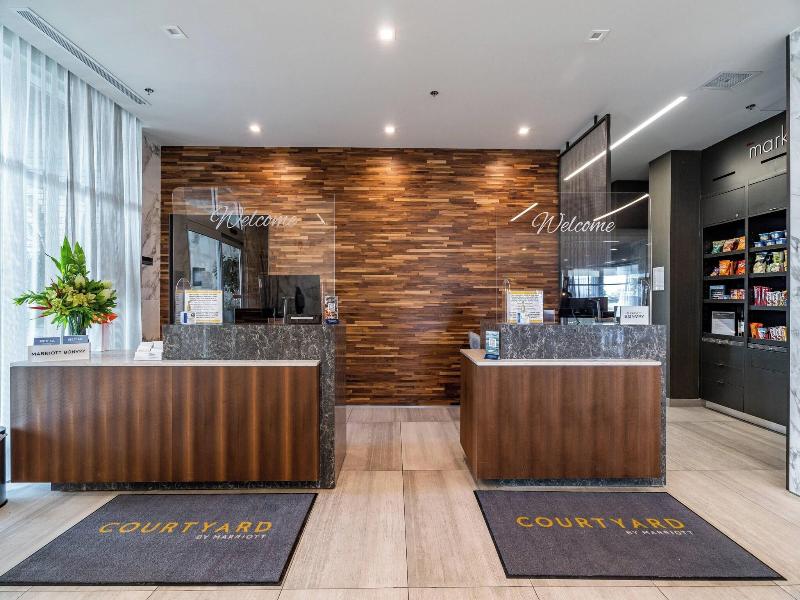 Courtyard By Marriott Burlington