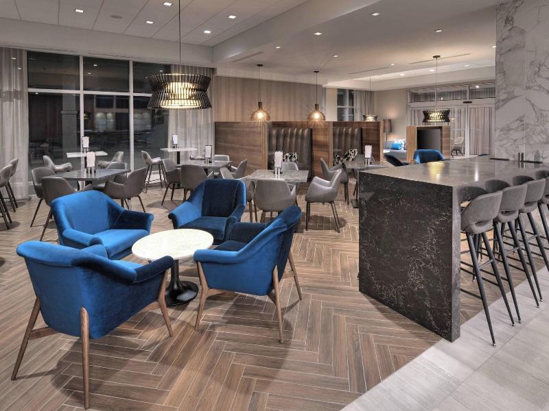Courtyard By Marriott Burlington — photo 57