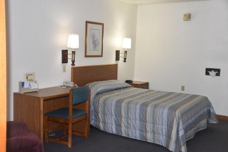 Elkins Economy Inn image