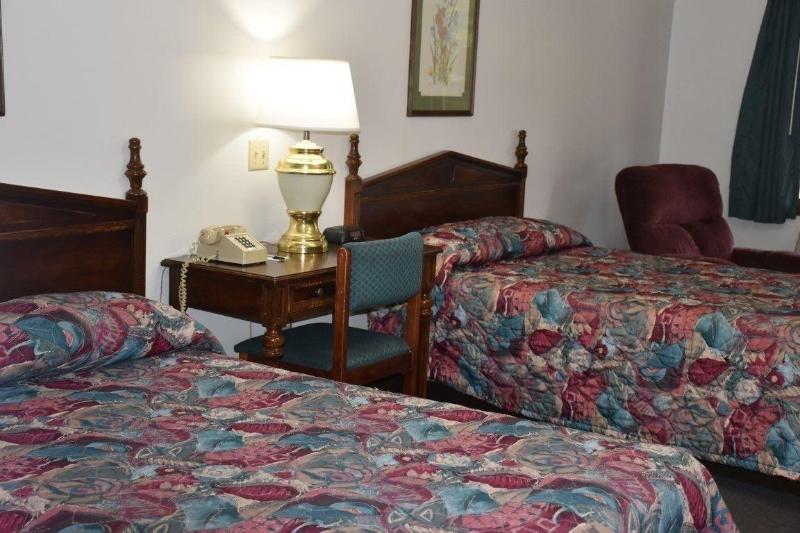 Elkins Economy Inn image