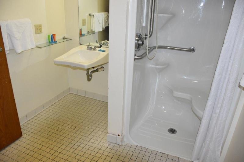 Elkins Economy Inn image