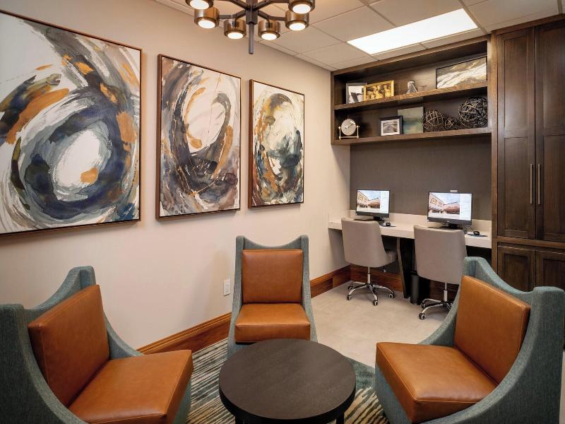 Delta Hotels By Marriott Huntington Mall image