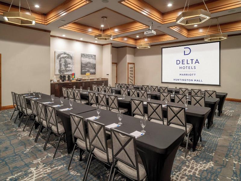 Delta Hotels By Marriott Huntington Mall image
