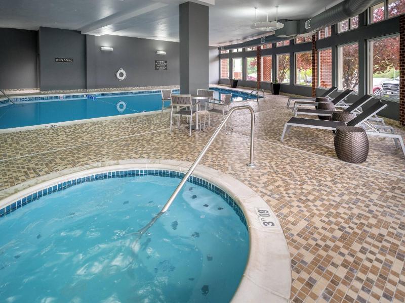 Delta Hotels By Marriott Huntington Mall image