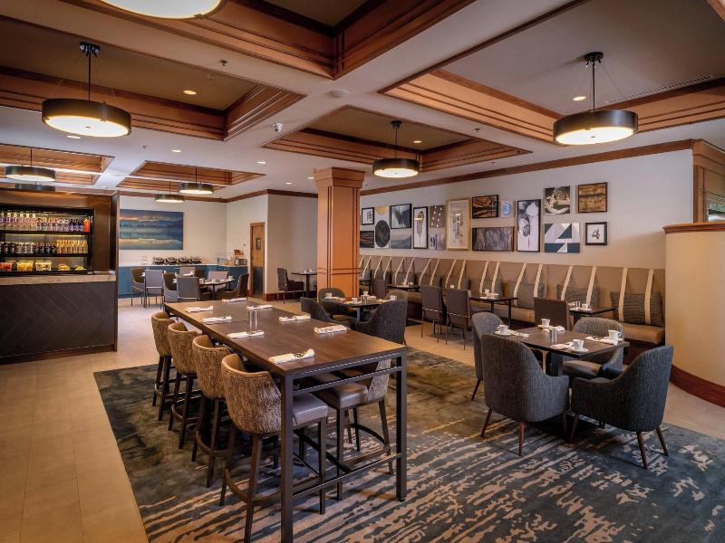 Delta Hotels By Marriott Huntington Mall image