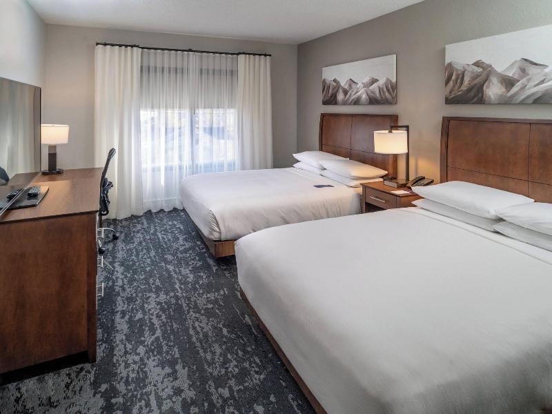 Delta Hotels By Marriott Huntington Mall image