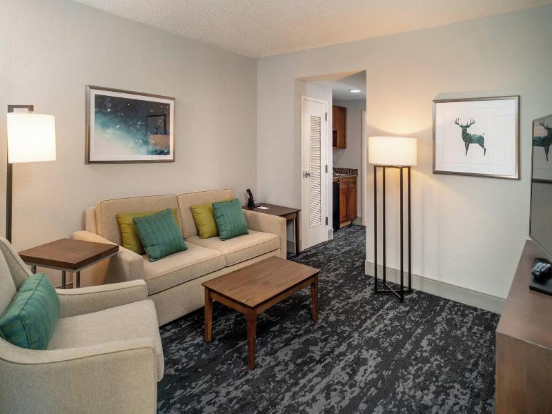 Delta Hotels By Marriott Huntington Mall image