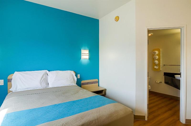Motel 6 Wheatland, WY image
