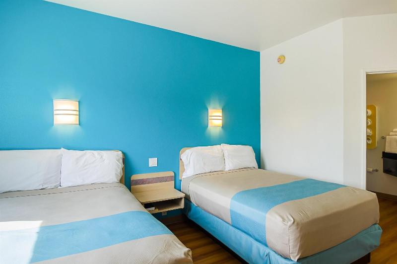 Motel 6 Wheatland, WY image