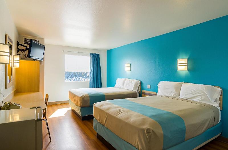 Motel 6 Wheatland, WY image