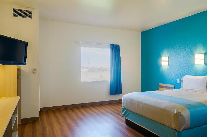 Motel 6 Wheatland, WY image