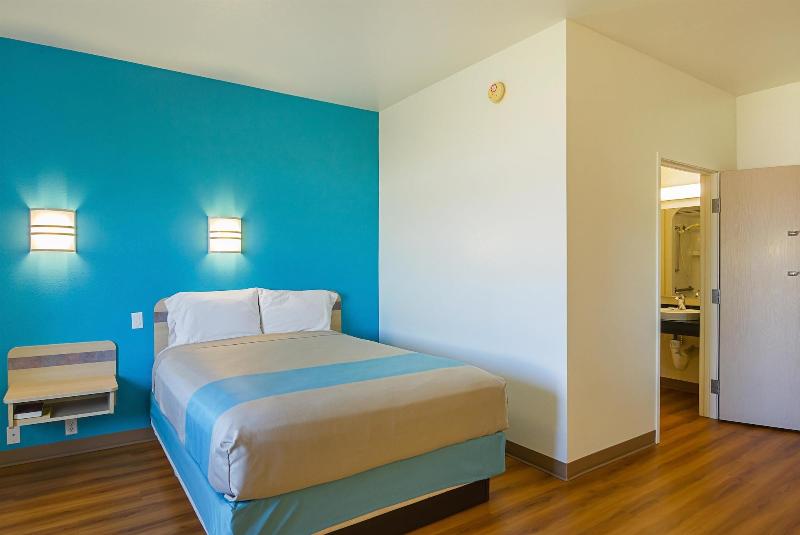 Motel 6 Wheatland, WY image