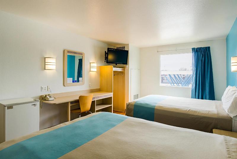 Motel 6 Wheatland, WY image