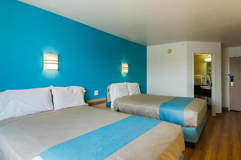 Motel 6 Wheatland, WY image