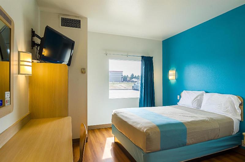 Motel 6 Wheatland, WY image