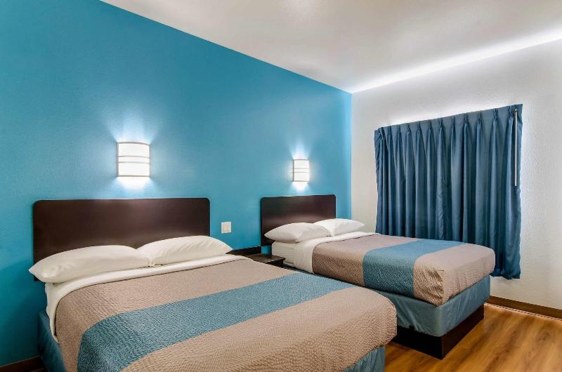 Motel 6 Wheatland, WY image