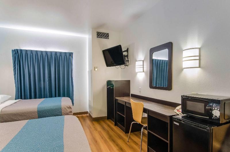 Motel 6 Wheatland, WY image