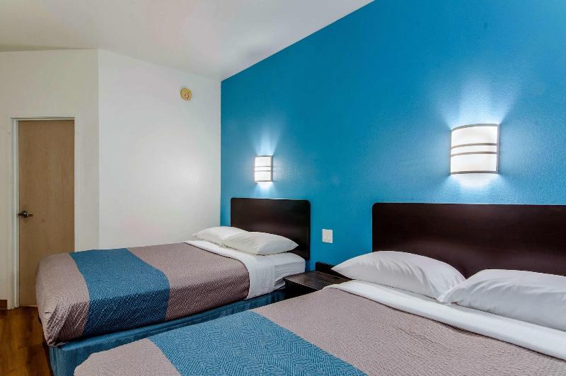 Motel 6 Wheatland, WY image