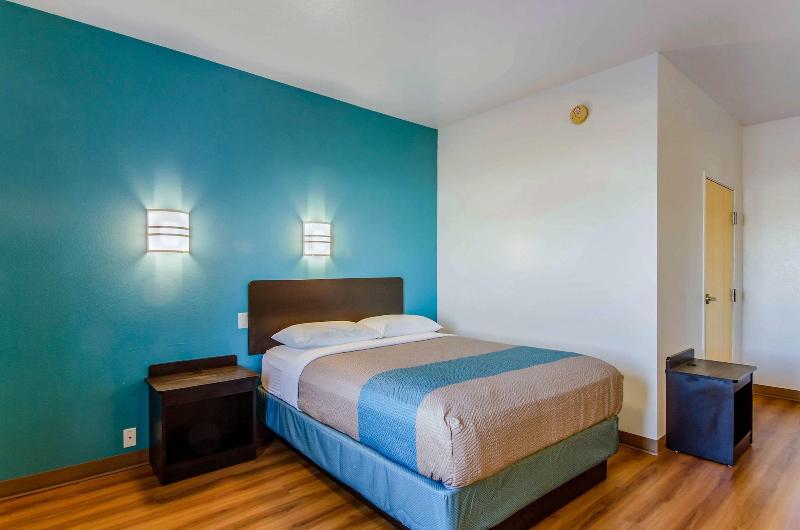 Motel 6 Wheatland, WY image