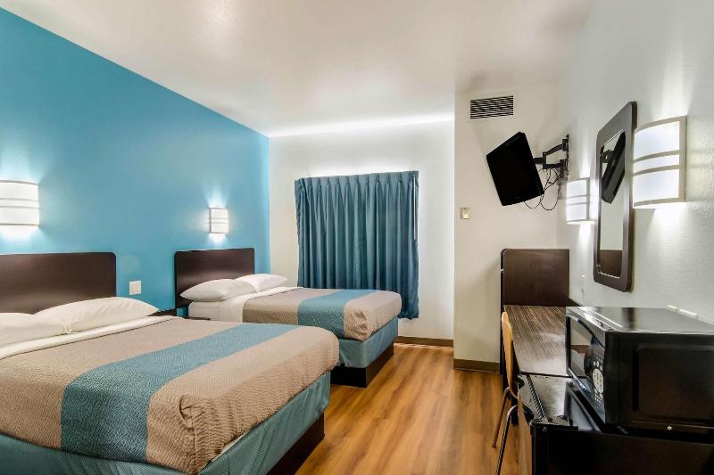 Motel 6 Wheatland, WY image