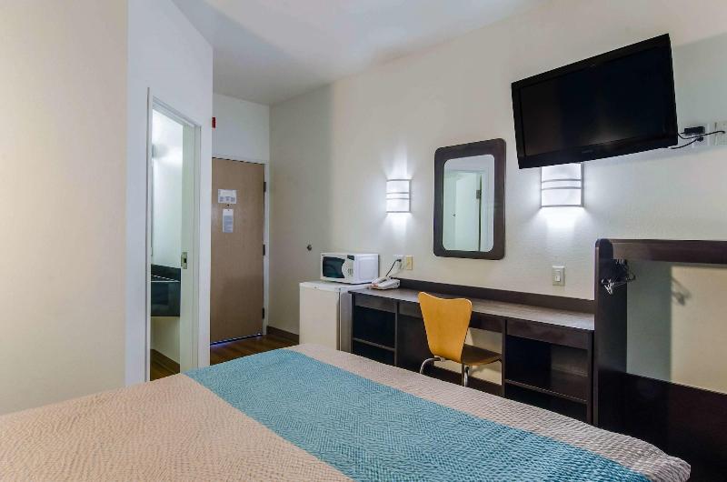 Motel 6 Wheatland, WY image