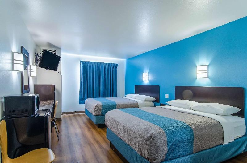 Motel 6 Wheatland, WY image
