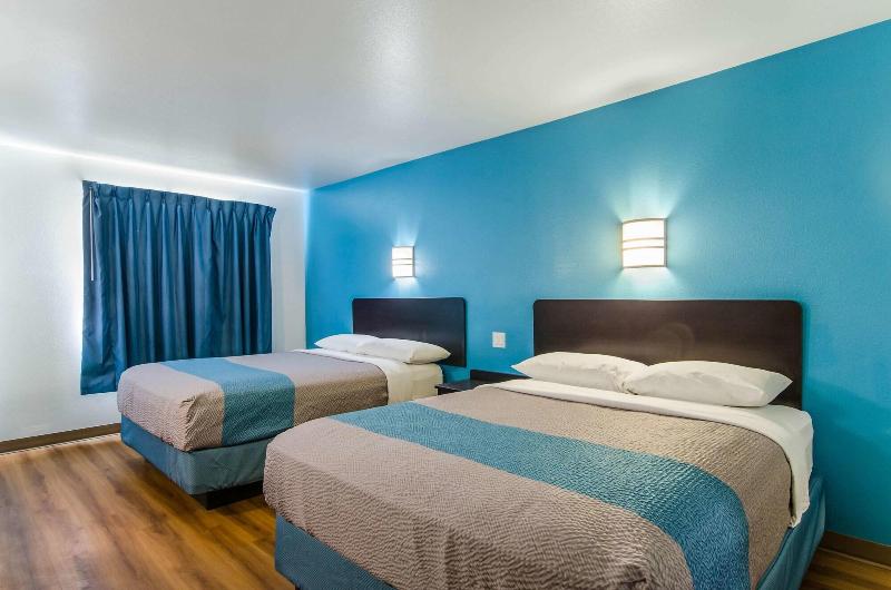 Motel 6 Wheatland, WY image