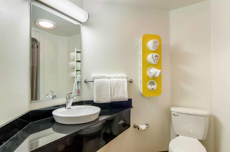 Motel 6 Wheatland, WY image
