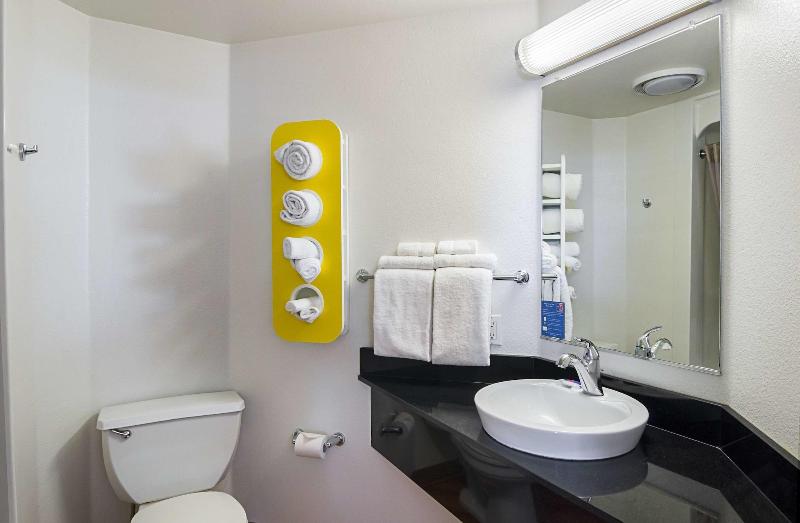 Motel 6 Wheatland, WY image