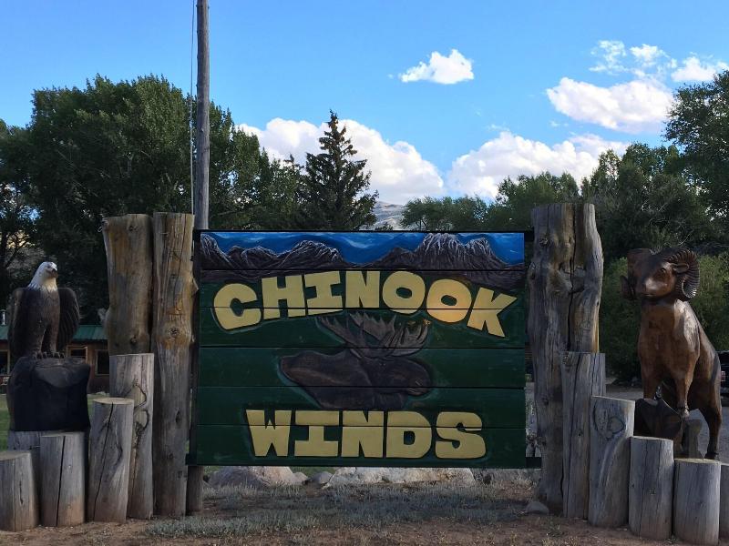 Chinook Winds Motel image