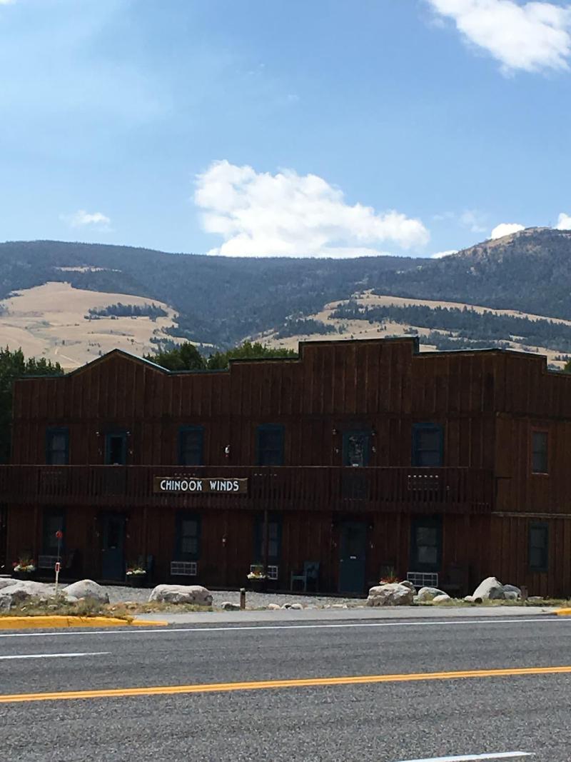 Chinook Winds Motel image