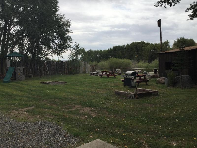 Chinook Winds Motel image