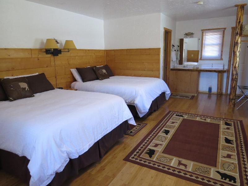Chinook Winds Motel image