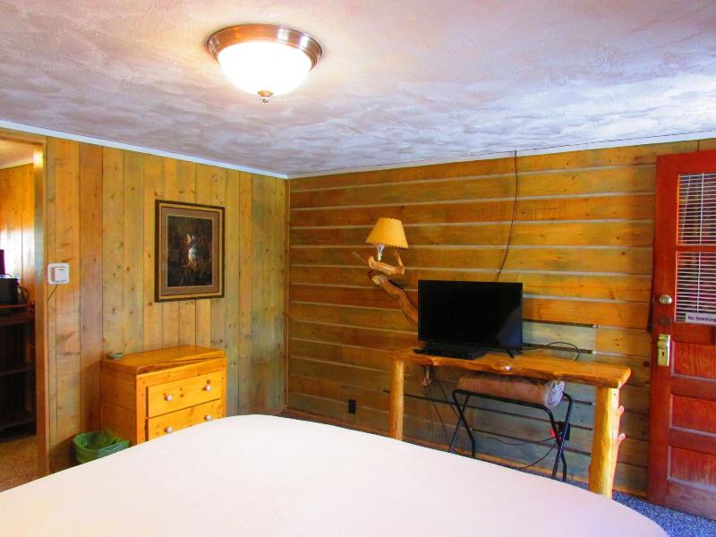 Chinook Winds Motel image