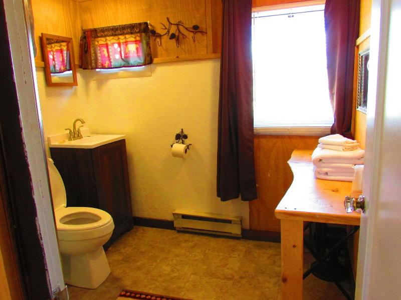 Chinook Winds Motel image