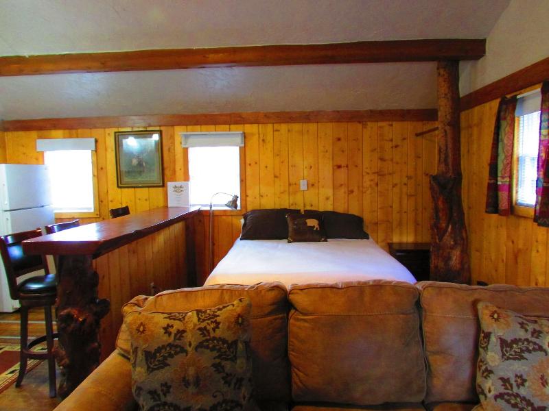 Chinook Winds Motel image