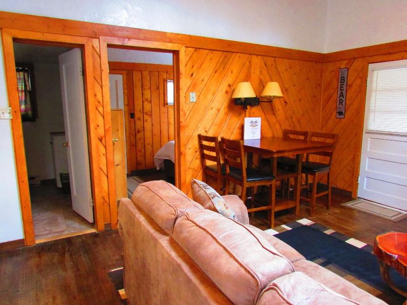 Chinook Winds Motel image