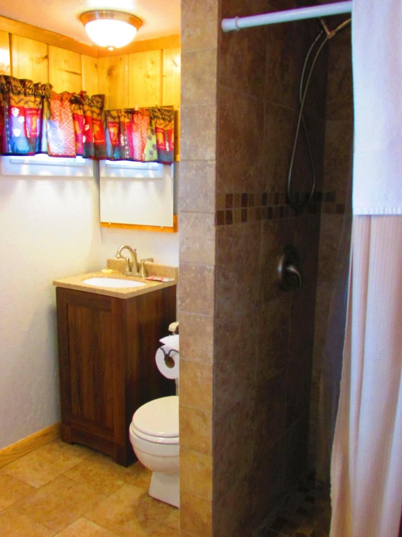 Chinook Winds Motel image