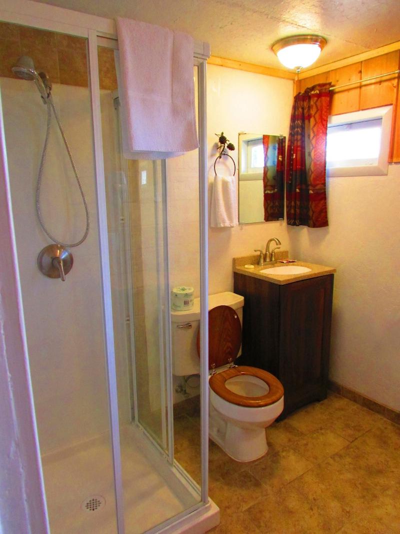 Chinook Winds Motel image