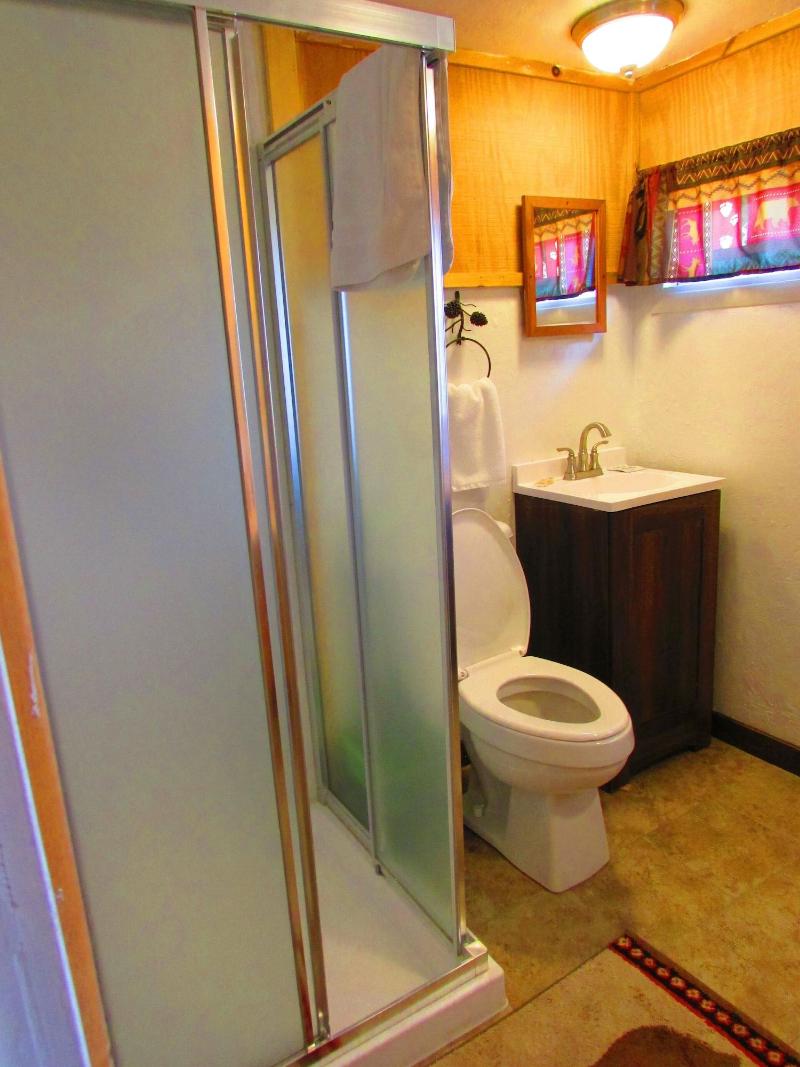 Chinook Winds Motel image
