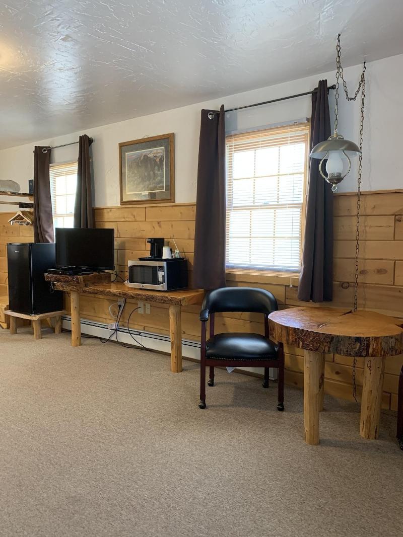 Chinook Winds Motel image