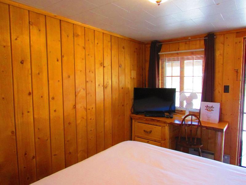 Chinook Winds Motel image