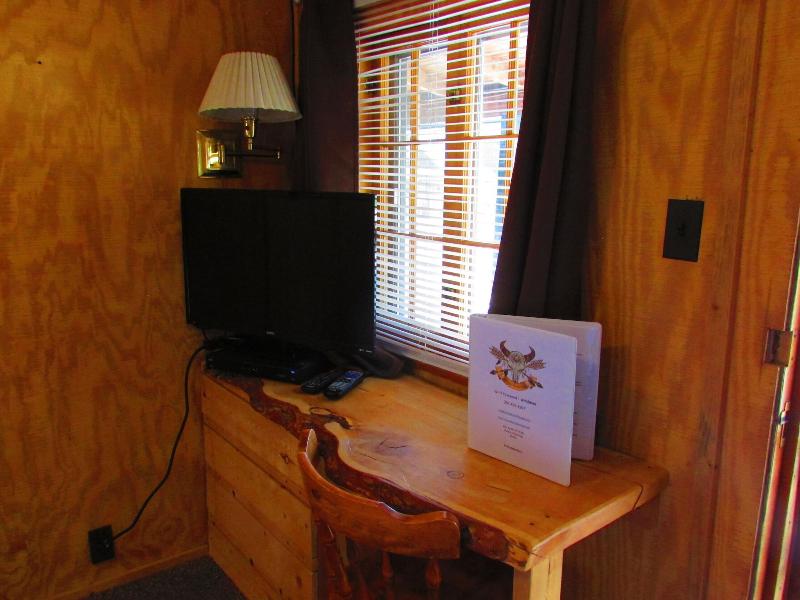 Chinook Winds Motel image