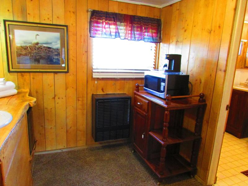 Chinook Winds Motel image